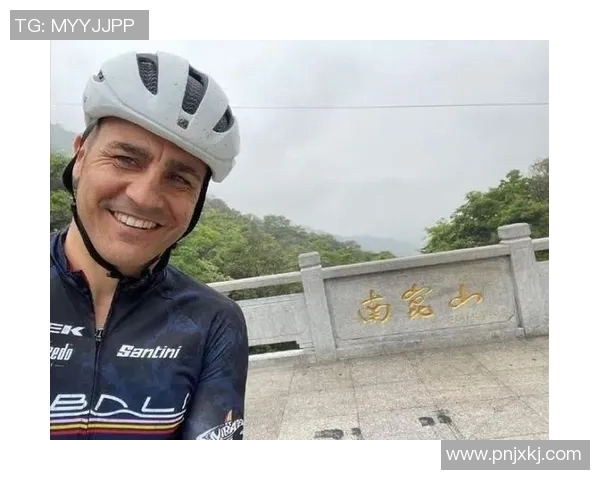 足球明星的电子邮件揭秘：他们如何与球迷互动与分享生活点滴