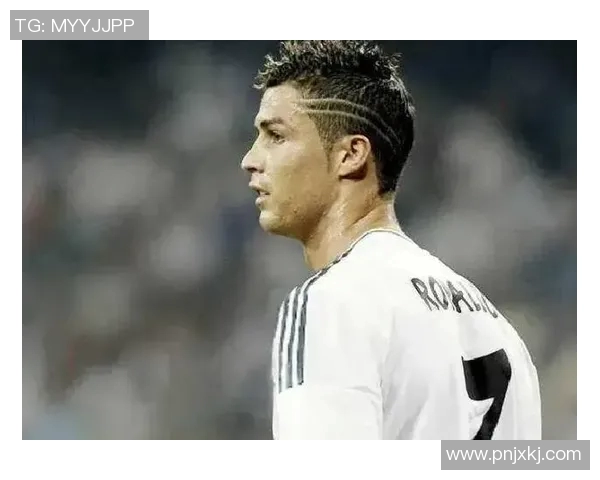 从街头到绿茵场最底层的足球明星如何逆袭成传奇