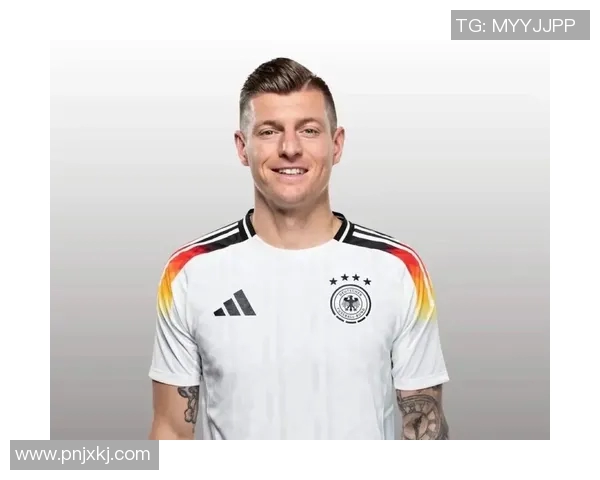 足球明星克罗斯独特纹身艺术展示与背后故事解析